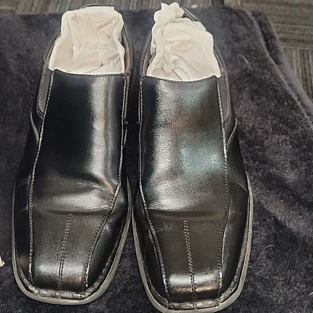 Nunn Bush black slip ons, size 9.5